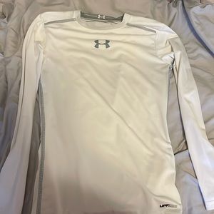 White under armour shirt youth meduim